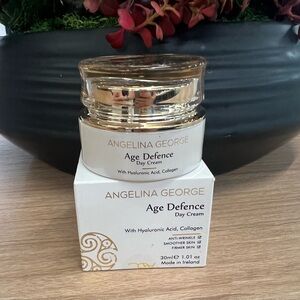 Angelina Age Defence Day Cream - Gold and White